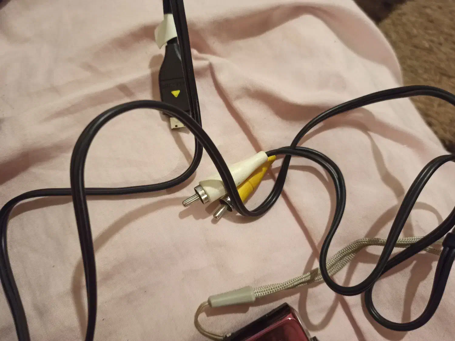 دوربین عکاسی صورتی|دوربین عکاسی و فیلم‌برداری|پردیس, فاز ۴|دیوار