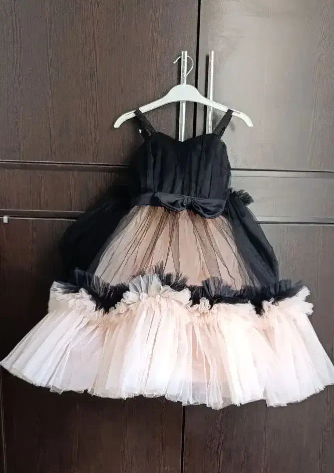 لباس مجلسی دخترونه|کفش و لباس بچه|فولادشهر, مسکن مهر فولادشهر|دیوار