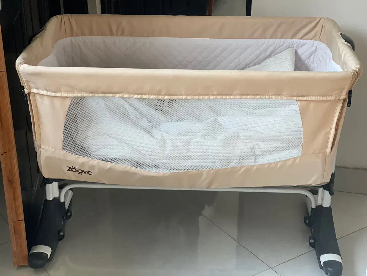 کریر،صندلی ماشین،تخت کنارمادر،گهواره برقی نو|تخت و صندلی بچه|رشت, حومه رشت|دیوار