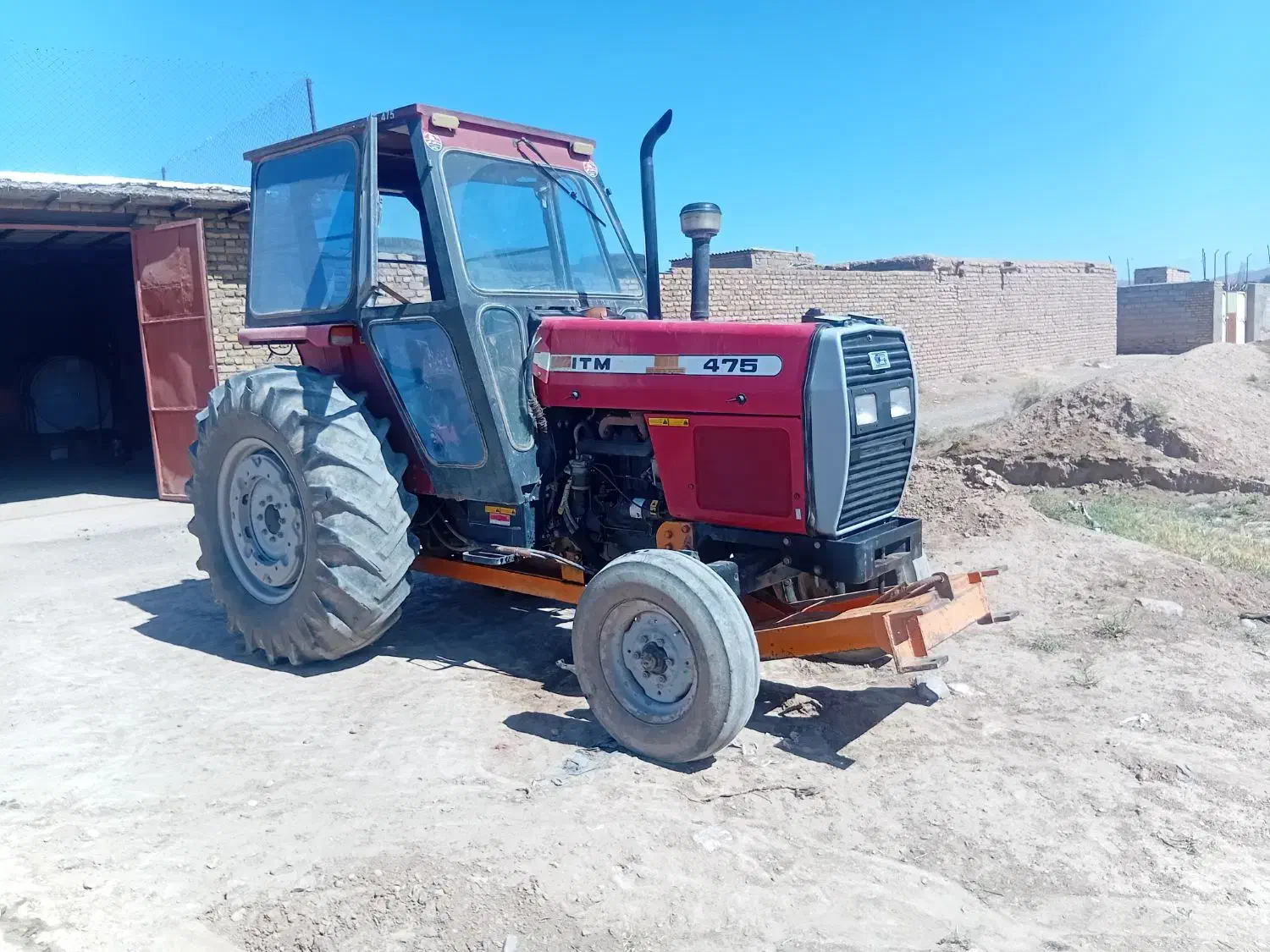 تراکتور 475|خودرو سنگین|نیمبلوک, |دیوار