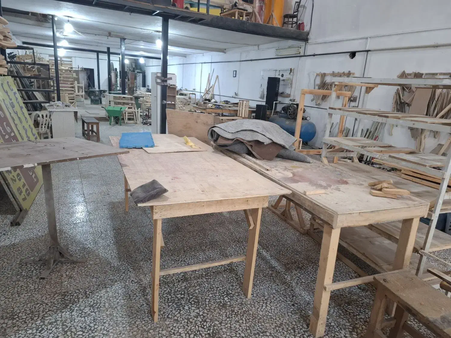 کمک نجار جهت کار در کارگاه مبلمان با حقوق|استخدام صنعتی، فنی، مهندسی|آمل, |دیوار