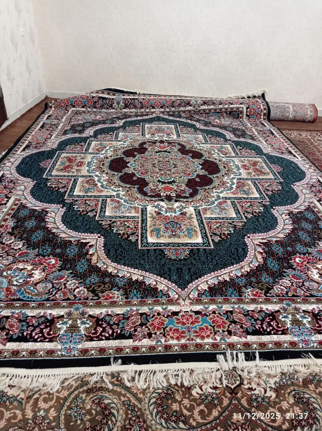 فرش 12 متری دو عدد 700 شانه بیدگل|فرش|ورزقان, |دیوار