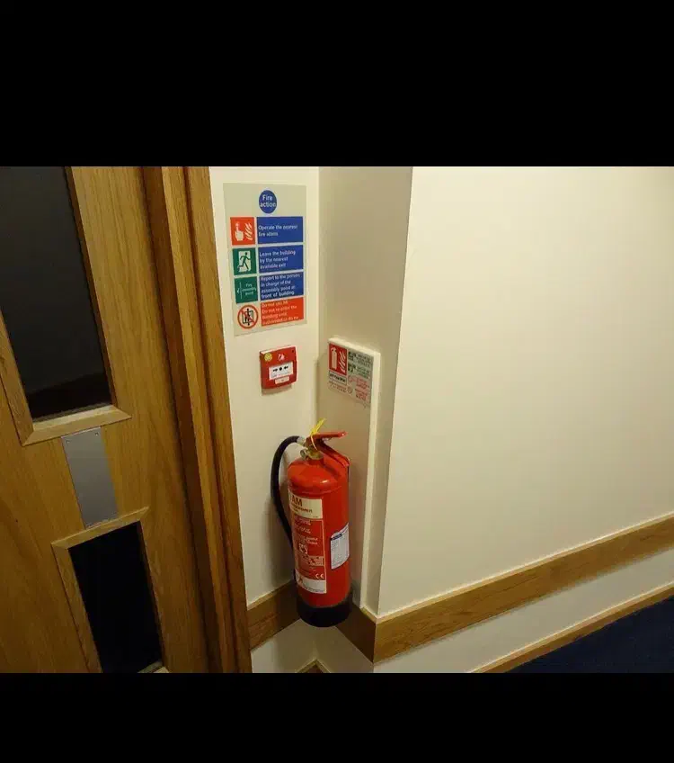 دفتر خصوصی منشی خانم با روابط عمومی بالا|استخدام اداری و مدیریت|خرمآباد, |دیوار