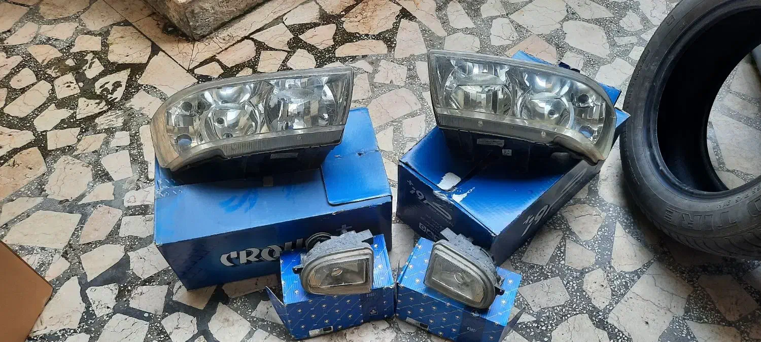 چراغ جلوسمند با چراغهای روی سپر|قطعات یدکی و لوازم جانبی|رشت, علی آباد|دیوار