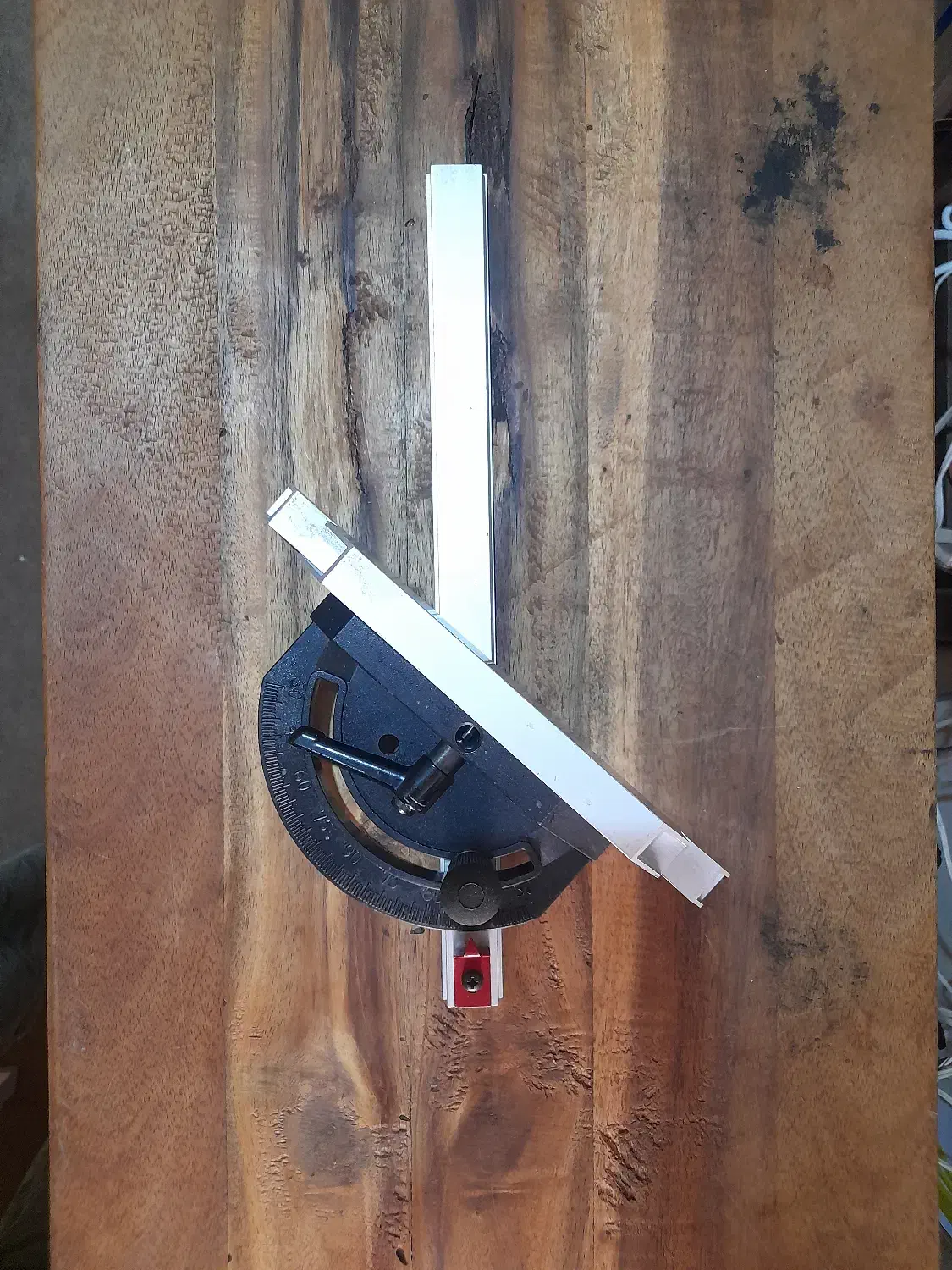 گونیای اره رومیزی دیوالت DW745|ابزارآلات|ساری, |دیوار