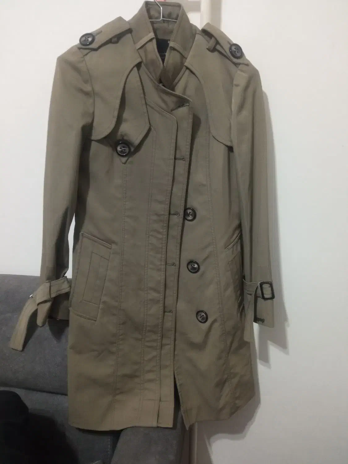 پالتو|لباس|مینودشت, |دیوار