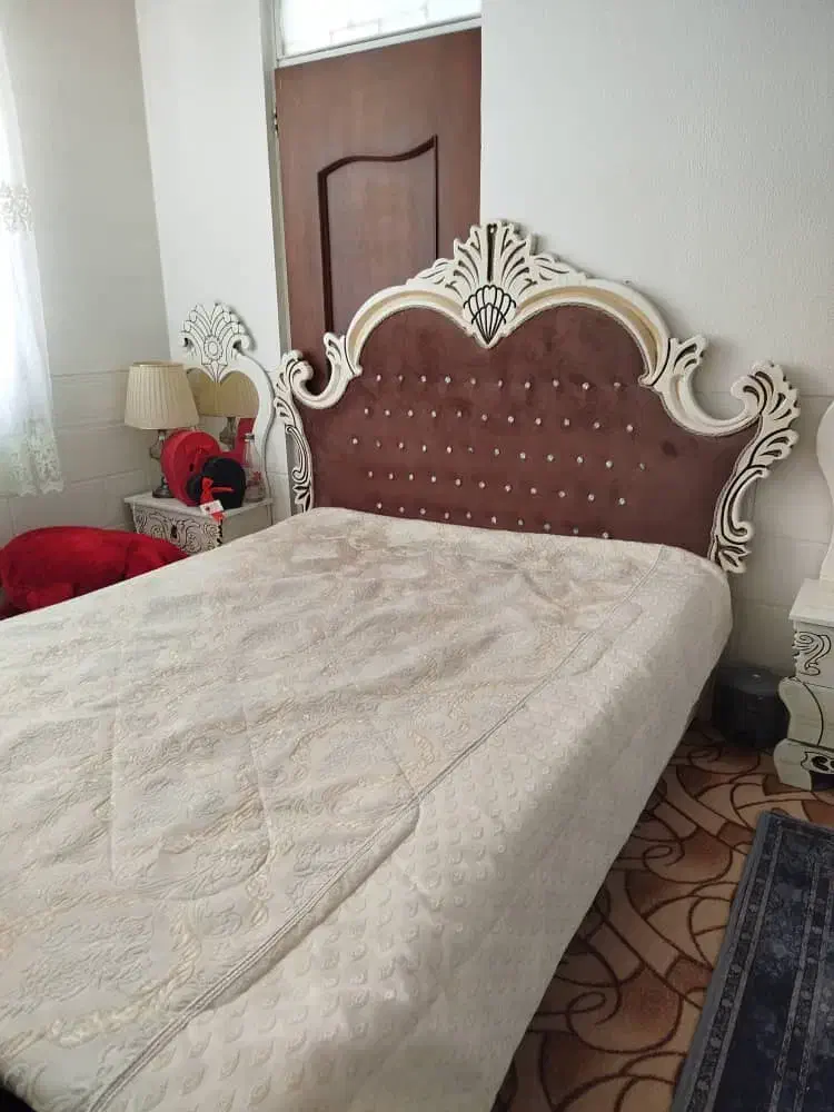 تخت خواب و میزآرایشی|تخت و سرویس خواب|داران, |دیوار