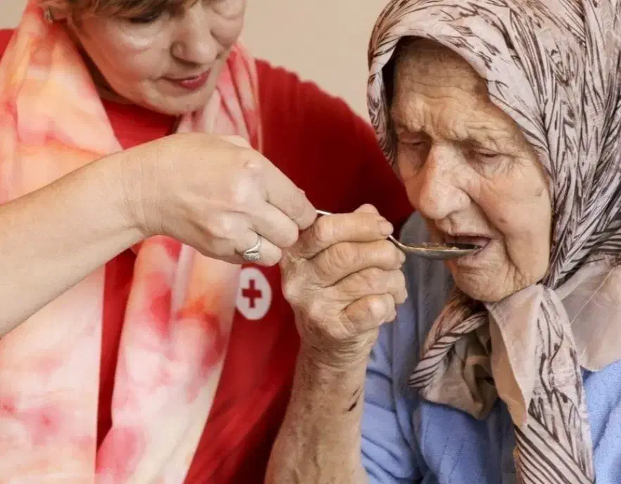 نیاز به پرستار سالمند خانم|استخدام درمانی، زیبایی، بهداشتی|بم, |دیوار