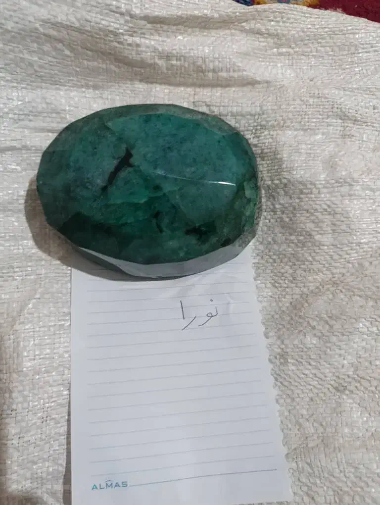 سنگ زمرد کلمبیا|جواهرات|هشتگرد, هیو|دیوار