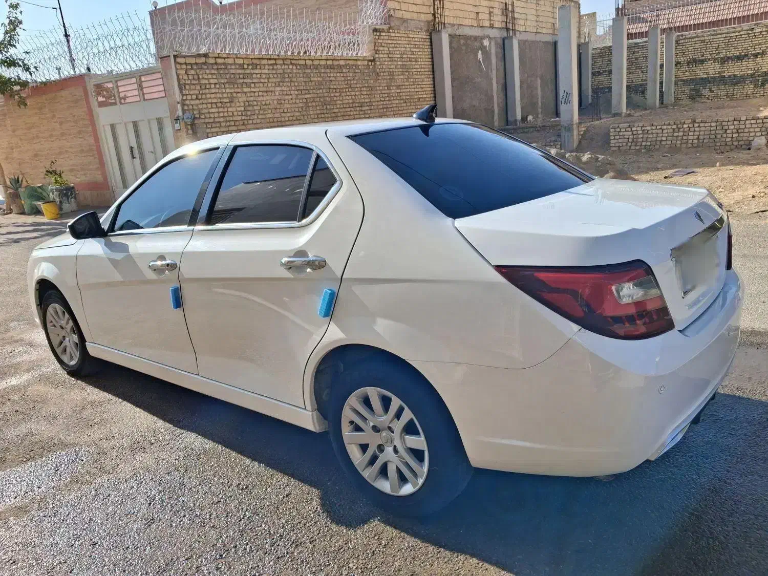 دنا پلاس مدل ۴۰۲|خودرو سواری و وانت|اصفهان, بهارستان|دیوار