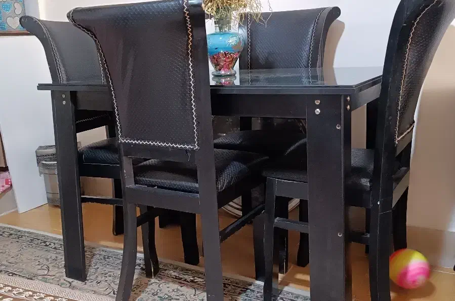 میز غذا خوری ۴نفره|میز و صندلی غذاخوری|ملایر, |دیوار