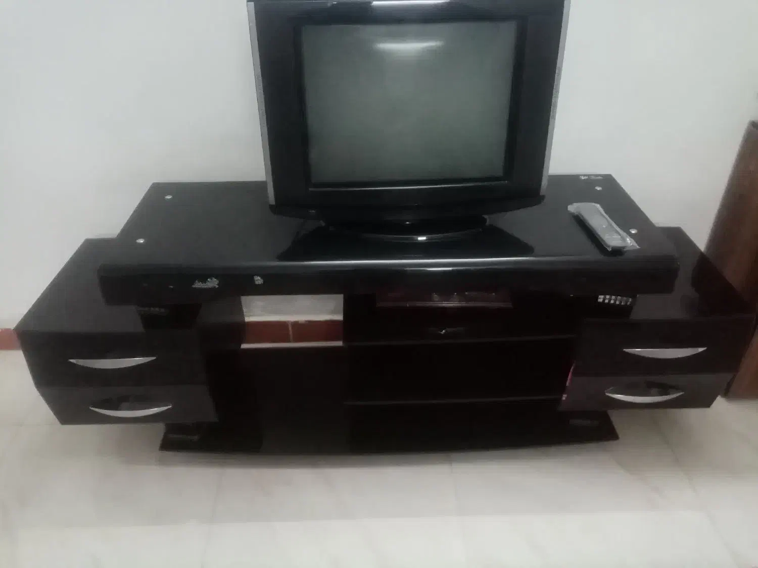 میز تلویزیون شیشه ای|میز تلویزیون|مشهد, حضرت حجت|دیوار