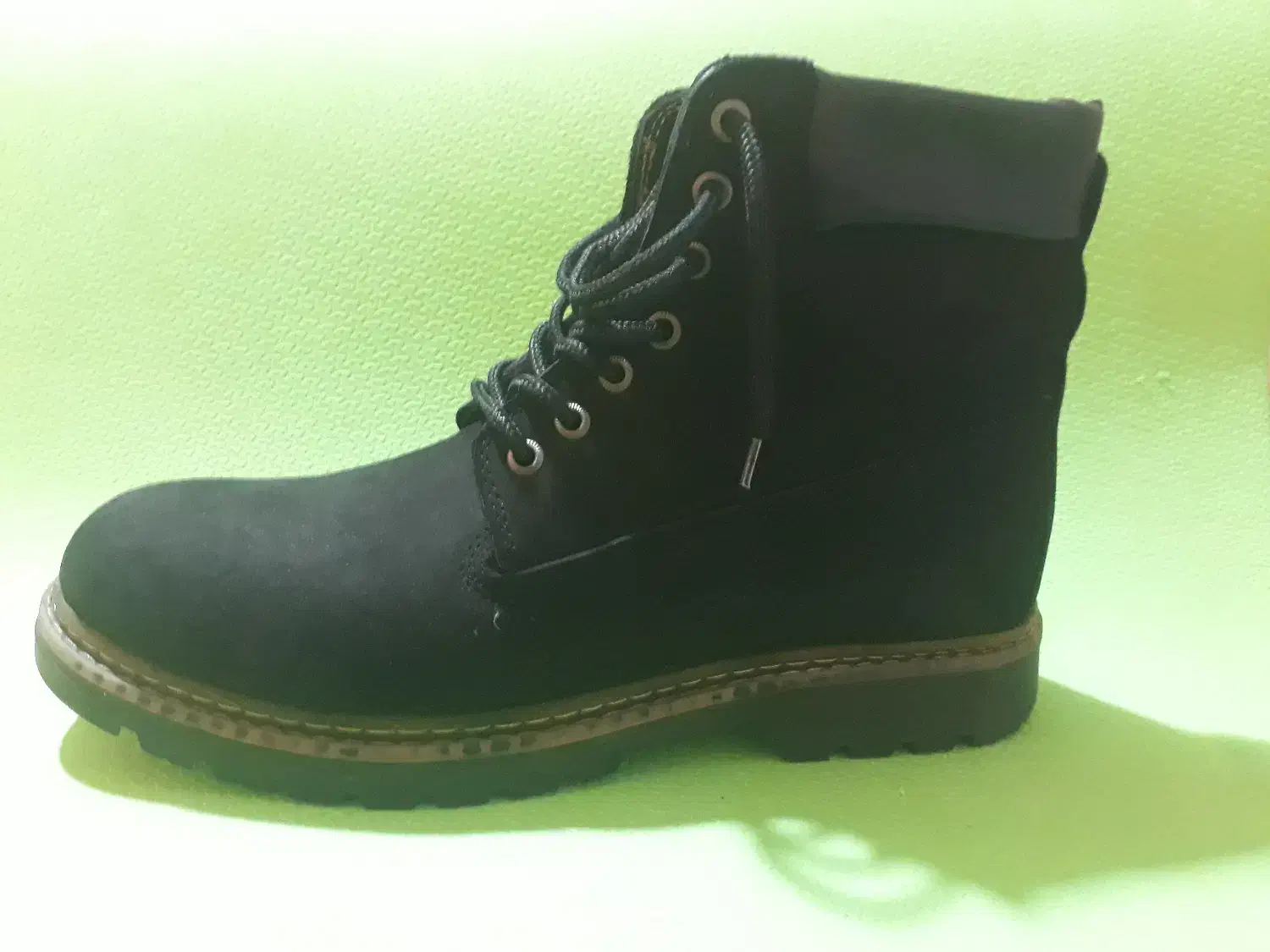 نیم بوت|کیف، کفش، کمربند|رشت, گلباغ نماز|دیوار