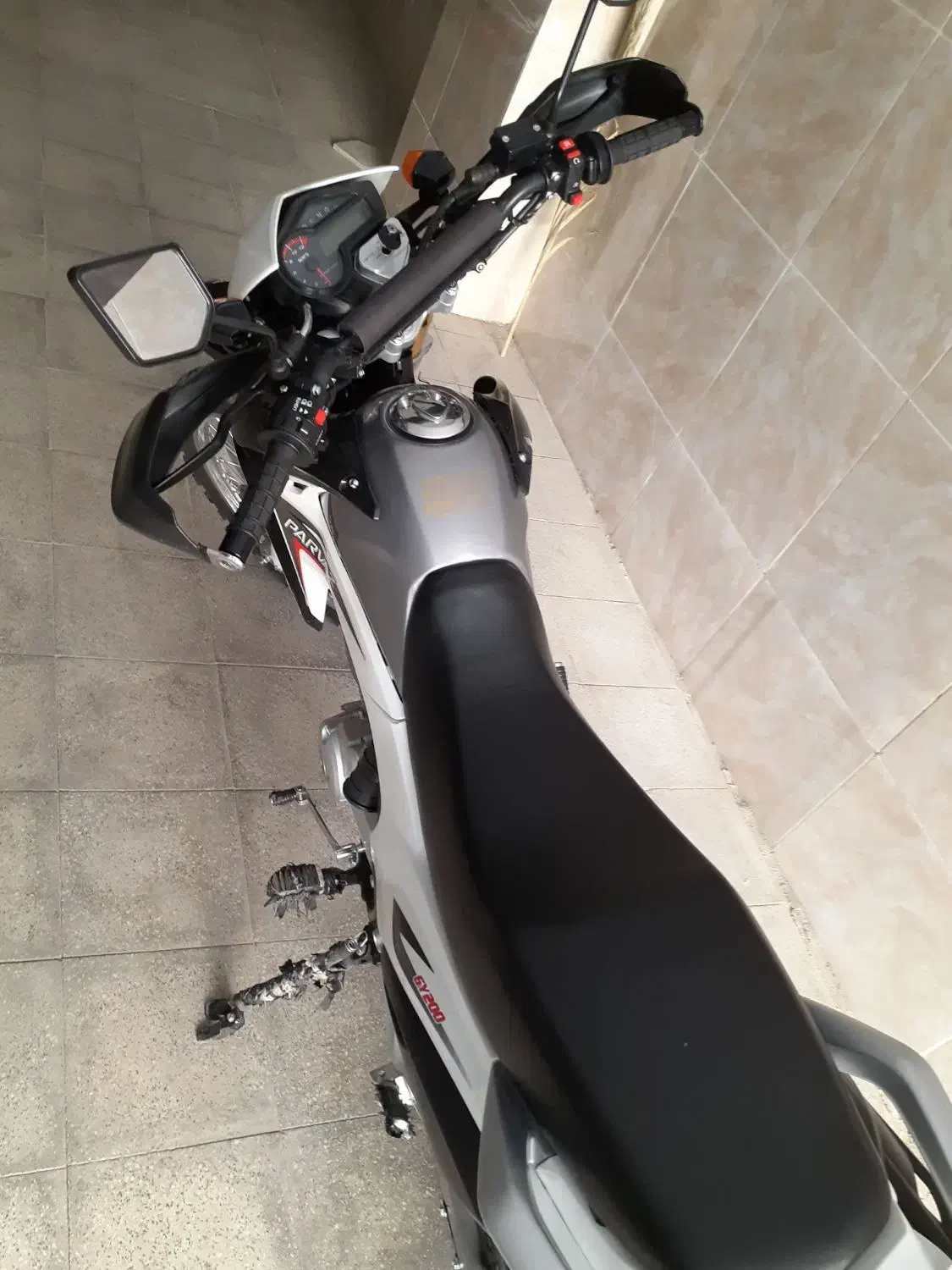 تریل پرواز ۲۰۰ مدل ۱۴۰۲ ، مثل صفر|موتورسیکلت|جهرم, |دیوار