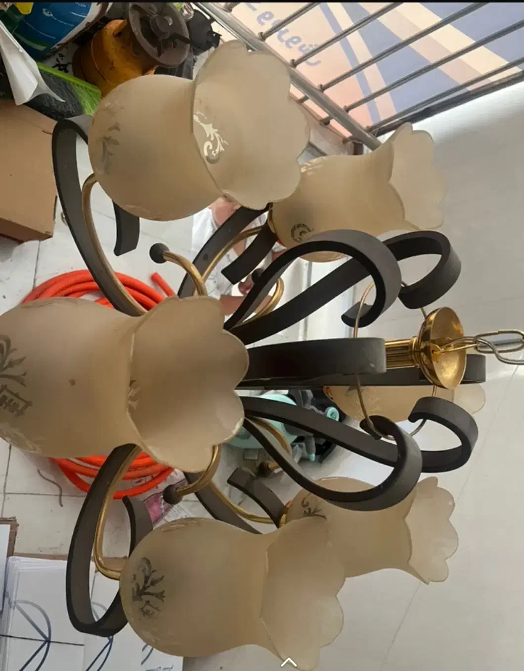 لوستر|لوستر و چراغ آویز|رباط‌کریم, رباط‌کریم|دیوار