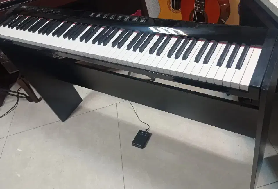 سه مدل پیانو الکتریک|پیانو، کیبورد، آکاردئون|کرمان, |دیوار