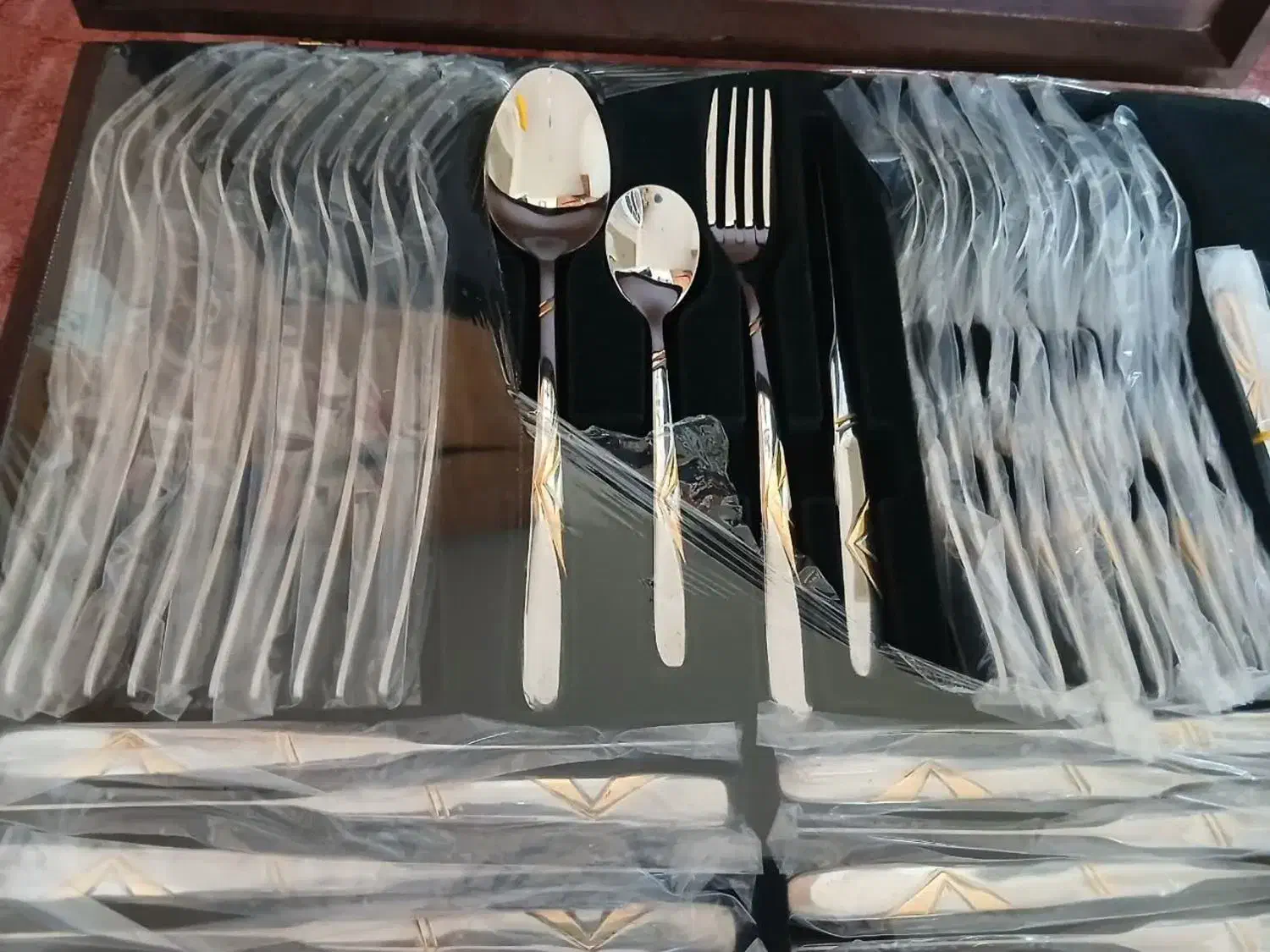 قاشق چنگال ۱۴۶ پارچه نو نو میباشد|ظروف سرو و پذیرایی|پردیس, فاز ۳|دیوار