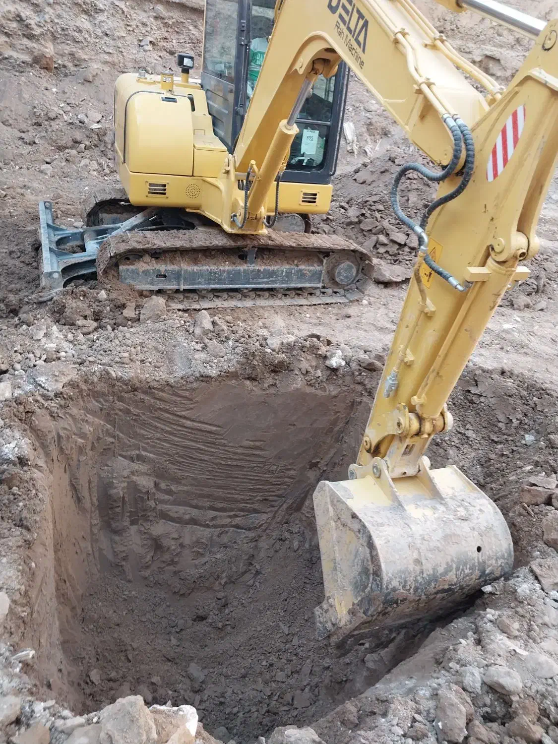 کندن حفاری چاه|خدمات پیشه و مهارت|قم, هفت تیر|دیوار