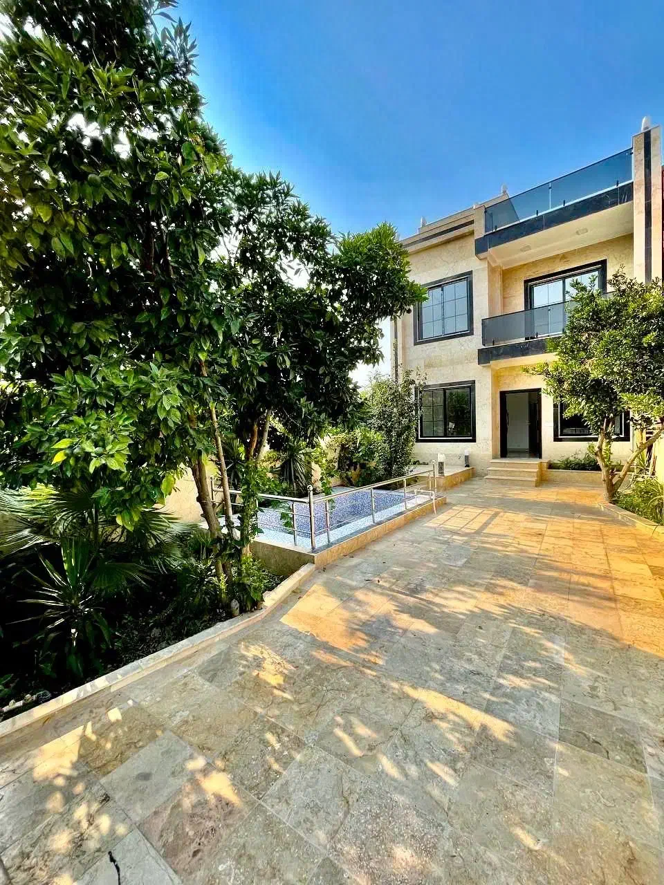 ویلا۲۰۰ متری با استخر و روف گاردن|فروش خانه و ویلا|چمستان, |دیوار