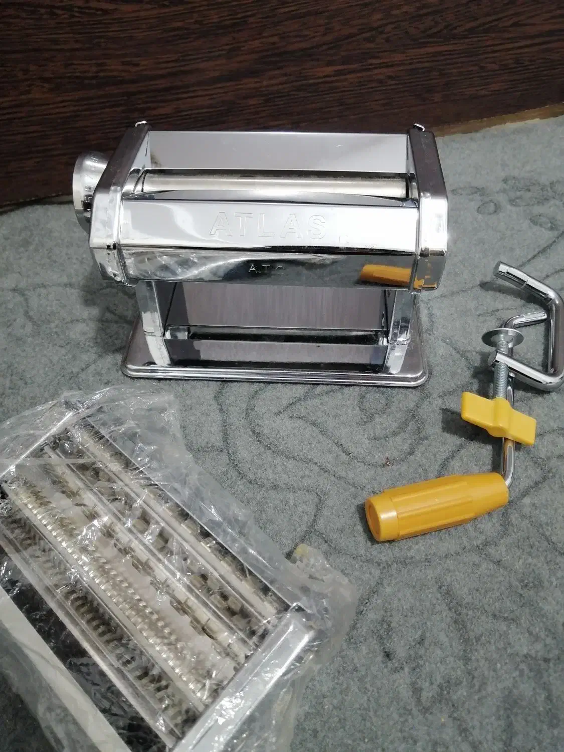 دستگاه خمیر پهن کن و رشته بری اطلس|ظروف پختوپز|گنبد کاووس, |دیوار