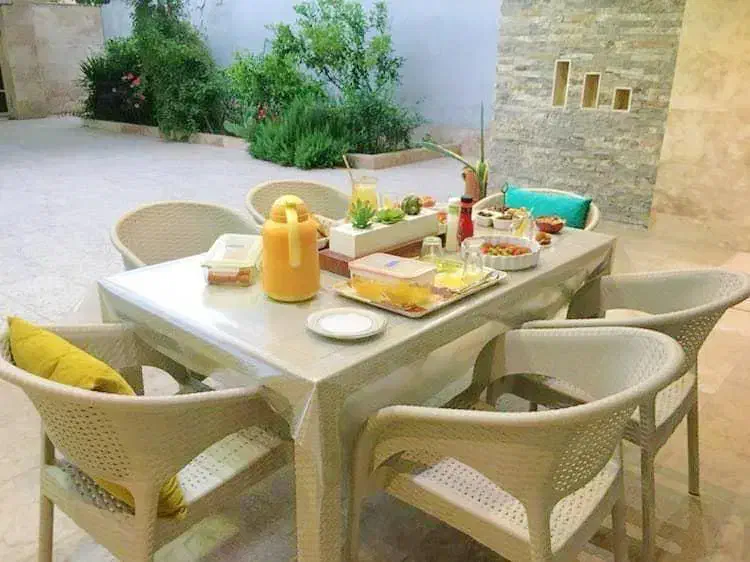 میز و صندلی پلاستیکی حصیری|میز و صندلی غذاخوری|لواسان, |دیوار