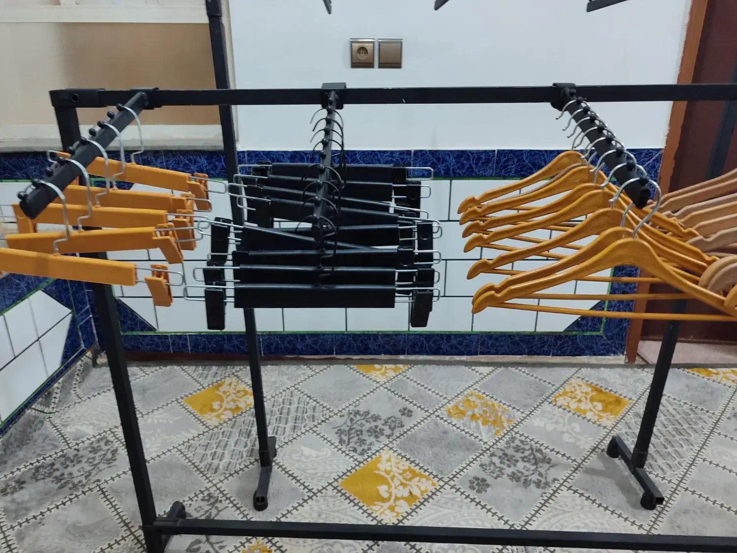 چوب لباسی و مانکن و رگال|فروشگاه و مغازه|دزفول, |دیوار