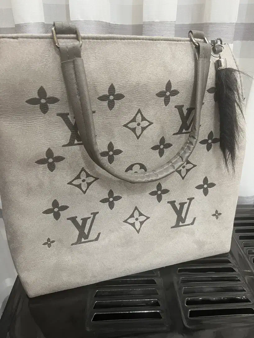 تعدادی کیف و مانتو|لباس|مشهد, امیریه|دیوار