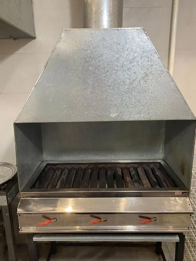 کباب پز با خود روش در حد نونو|اجاق گاز و لوازم برقی پخت‌وپز|برازجان, |دیوار
