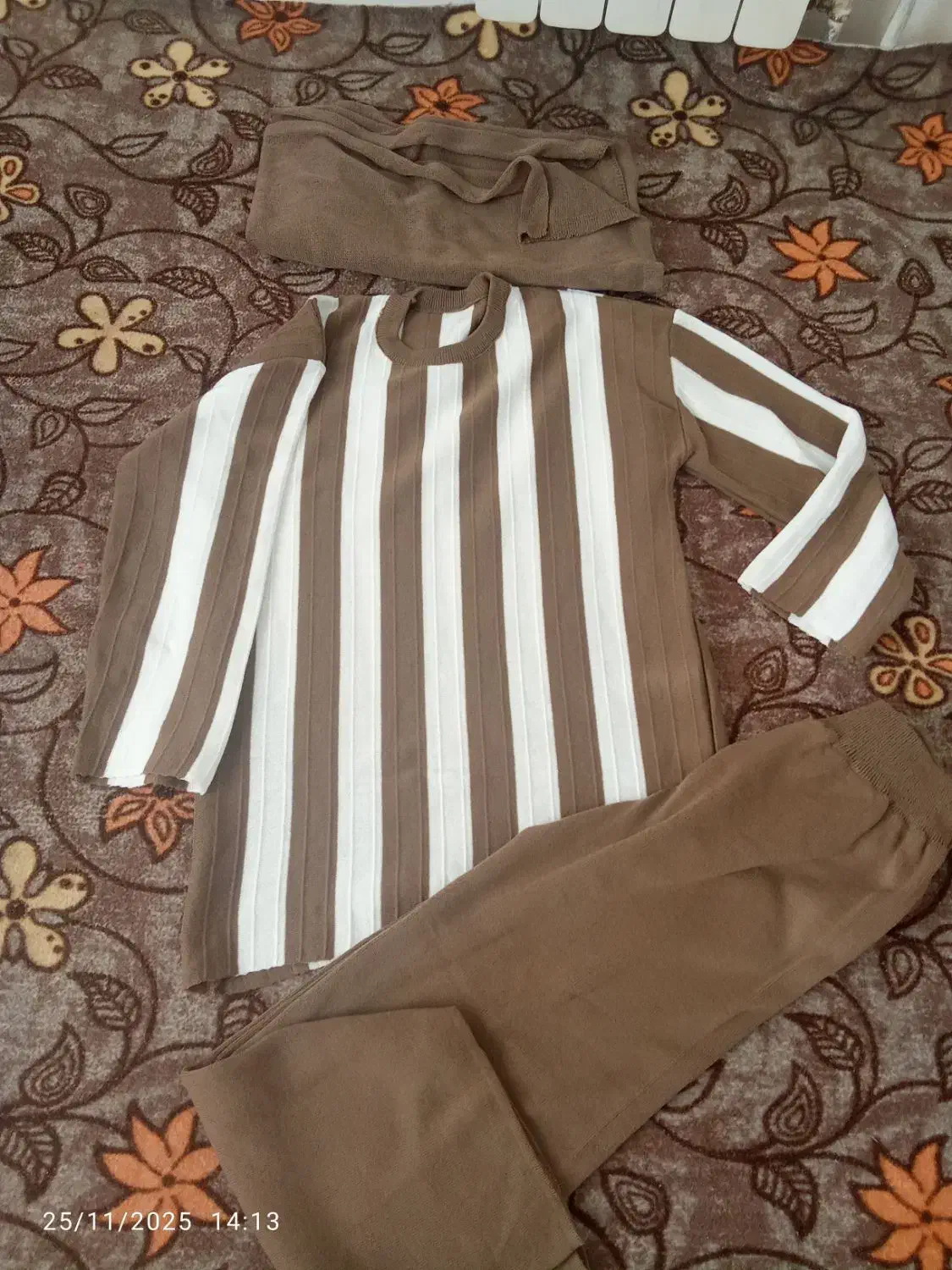 ست بافت با شال|لباس|پرند, فاز ۶|دیوار