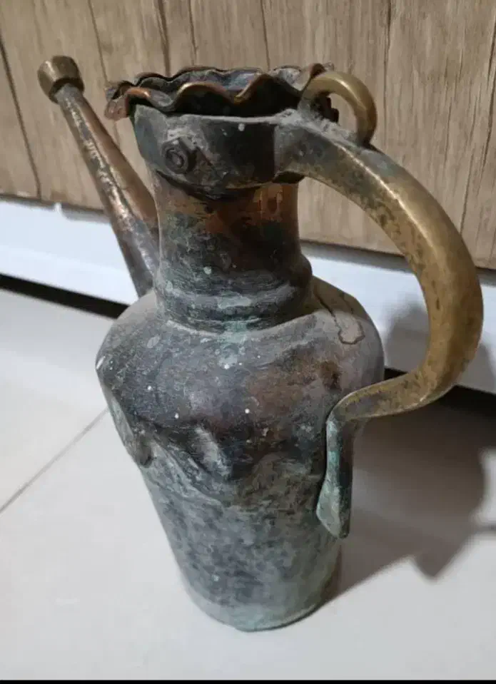 آفتابه مسی سالم و بسیار قدیمی و عتیقه|کلکسیون اشیاء عتیقه|شاهین‌شهر, مخابرات (شهید بهشتی)|دیوار