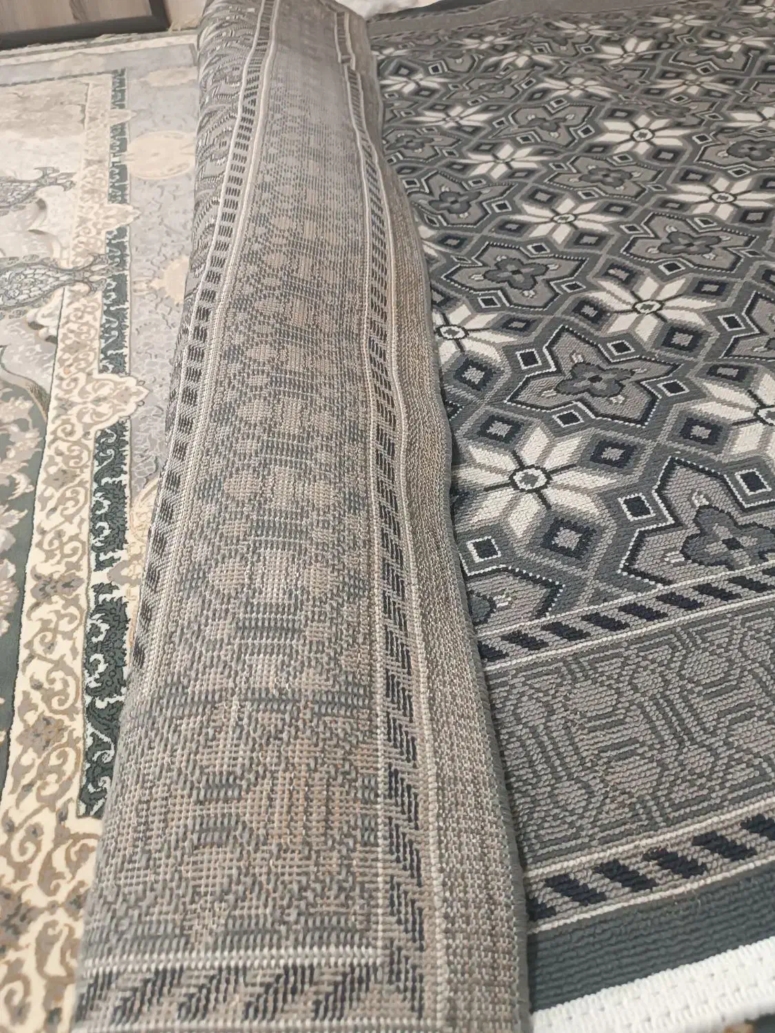 گلیم در حد نو|گلیم، جاجیم، گبه|همدان, |دیوار