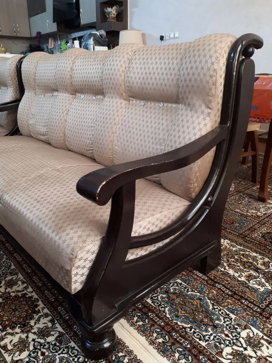 مبل راحتی ۷ نفره کارکرده|مبلمان خانگی و میز عسلی|قم, سعادتی|دیوار