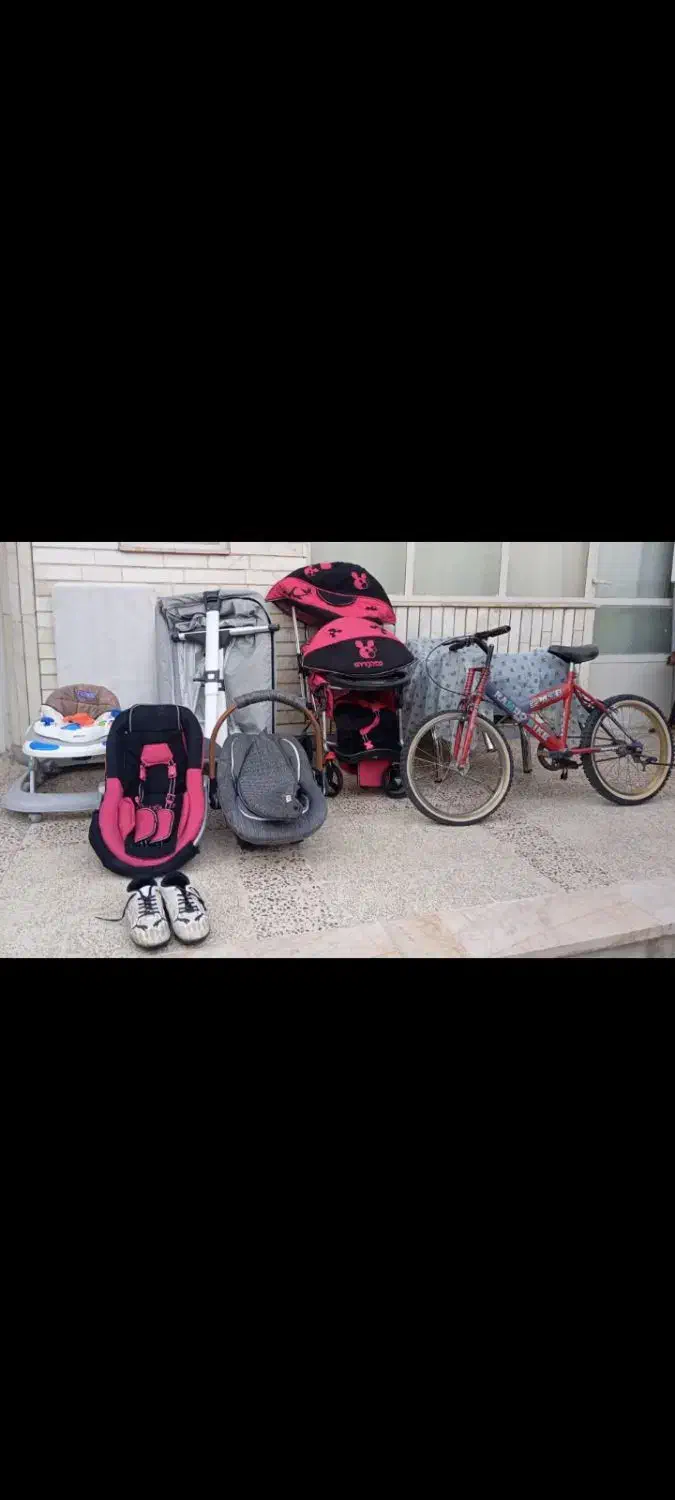 کالسکه و کریره/تخت کودک/دوچرخه/کفش فوتبال|کالسکه و لوازم جانبی|ملایر, |دیوار