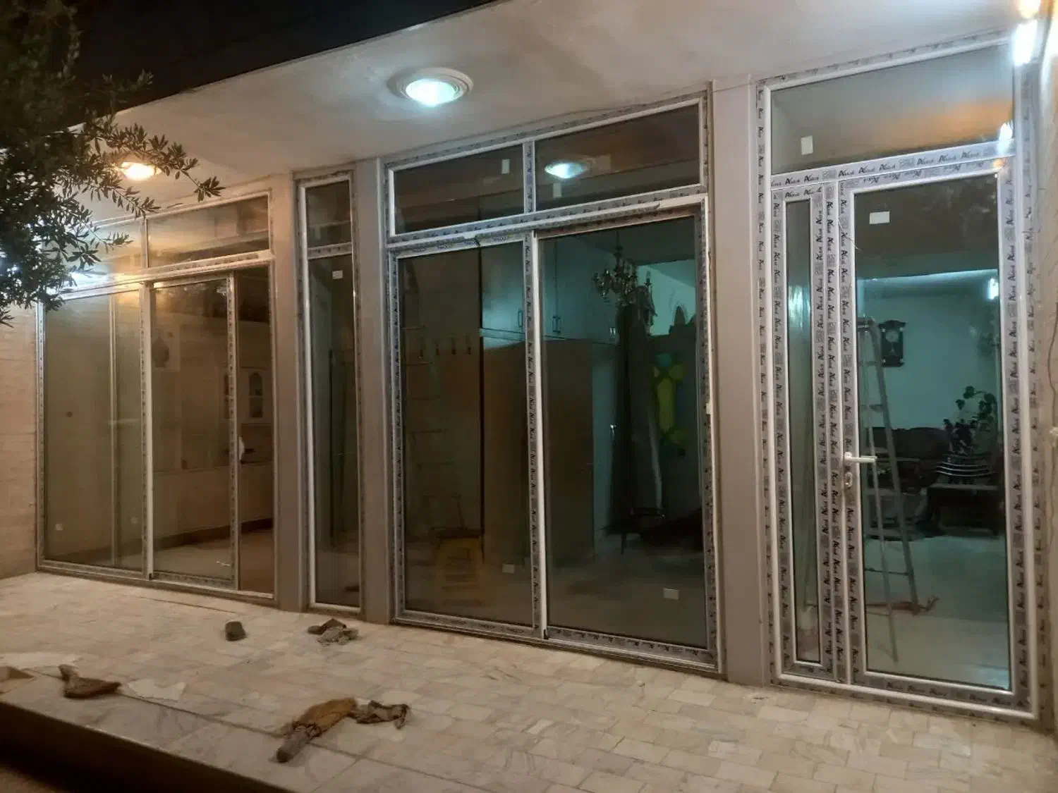 تولیدوتعویض درب وپنجره آلومینیومی (بدون تخریب)|خدمات پیشه و مهارت|اصفهان, فجر|دیوار