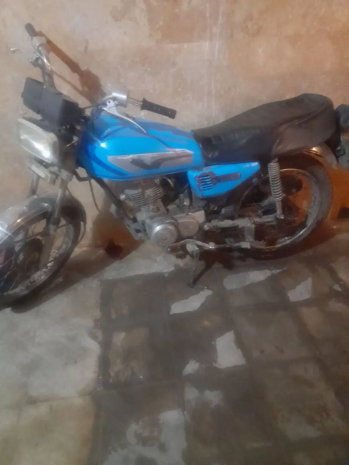 موتور سیکلت|موتورسیکلت|شیراز, کوشک میدان|دیوار