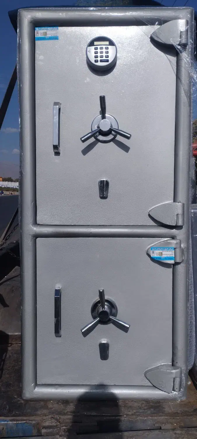 گاوصندوق گنجینه|ابزارآلات|رامجین, |دیوار