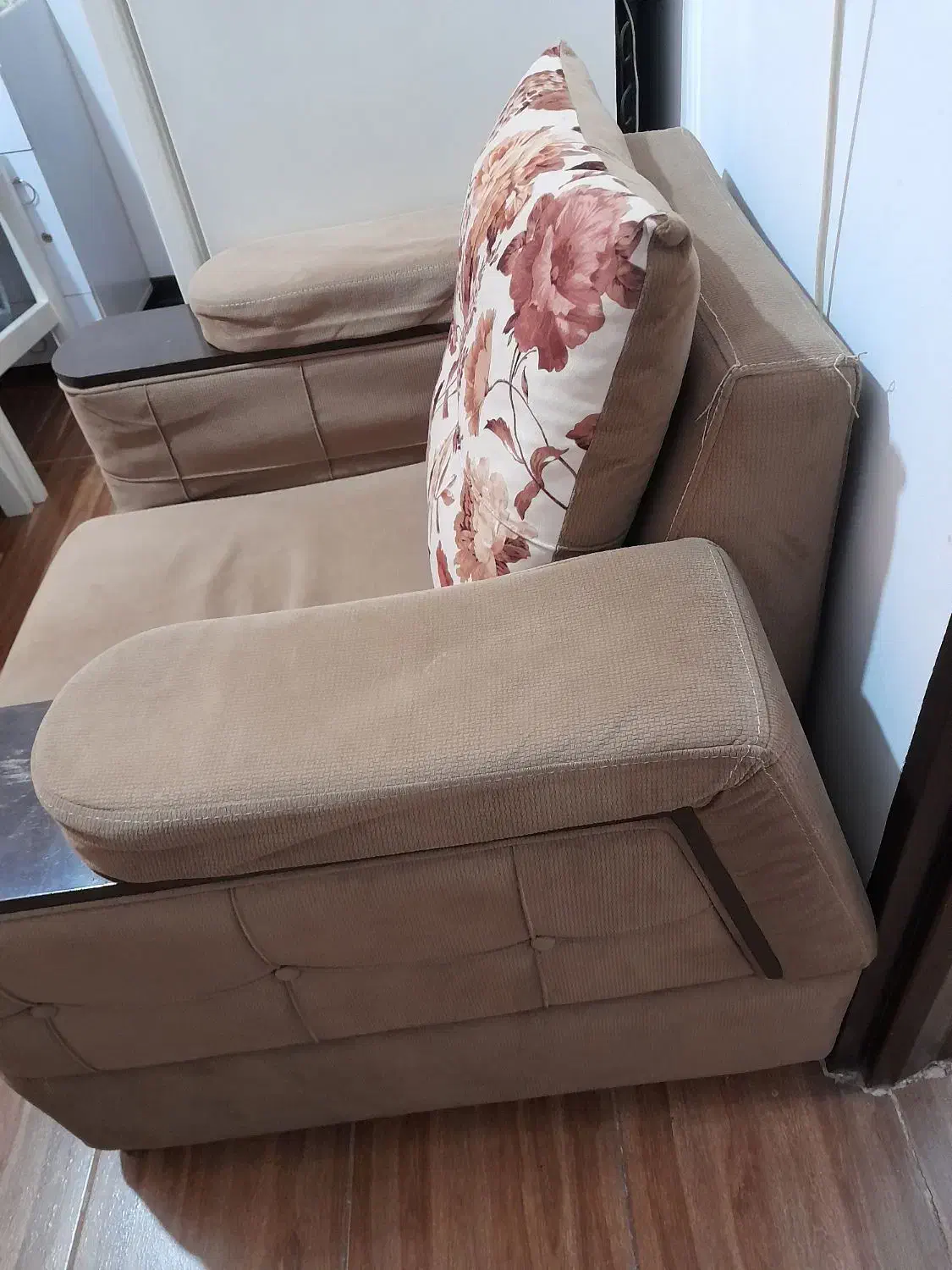 مبل راحتی هفت نفره|مبلمان خانگی و میز عسلی|شاهین‌شهر, عطار|دیوار