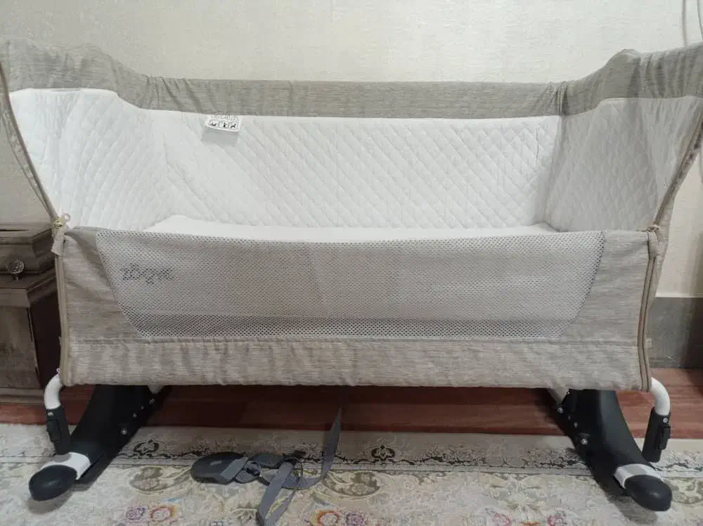 تخت کنار مادر زویه|تخت و صندلی بچه|تهران, شهرک رضویه|دیوار