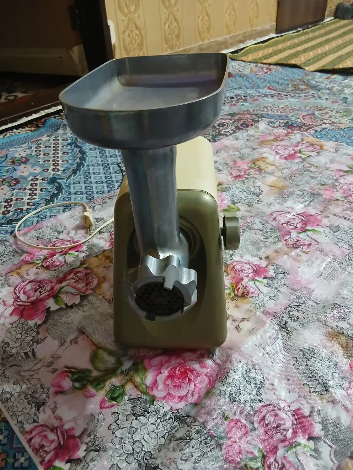 چرخ گوشت|خردکن، آسیاب، غذاساز|اقبالیه, |دیوار