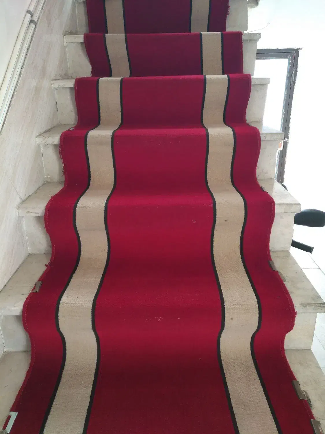 فرش راه پله 2طبقه بدون پارگی و تمیز|موکت|نسیم‌شهر, |دیوار