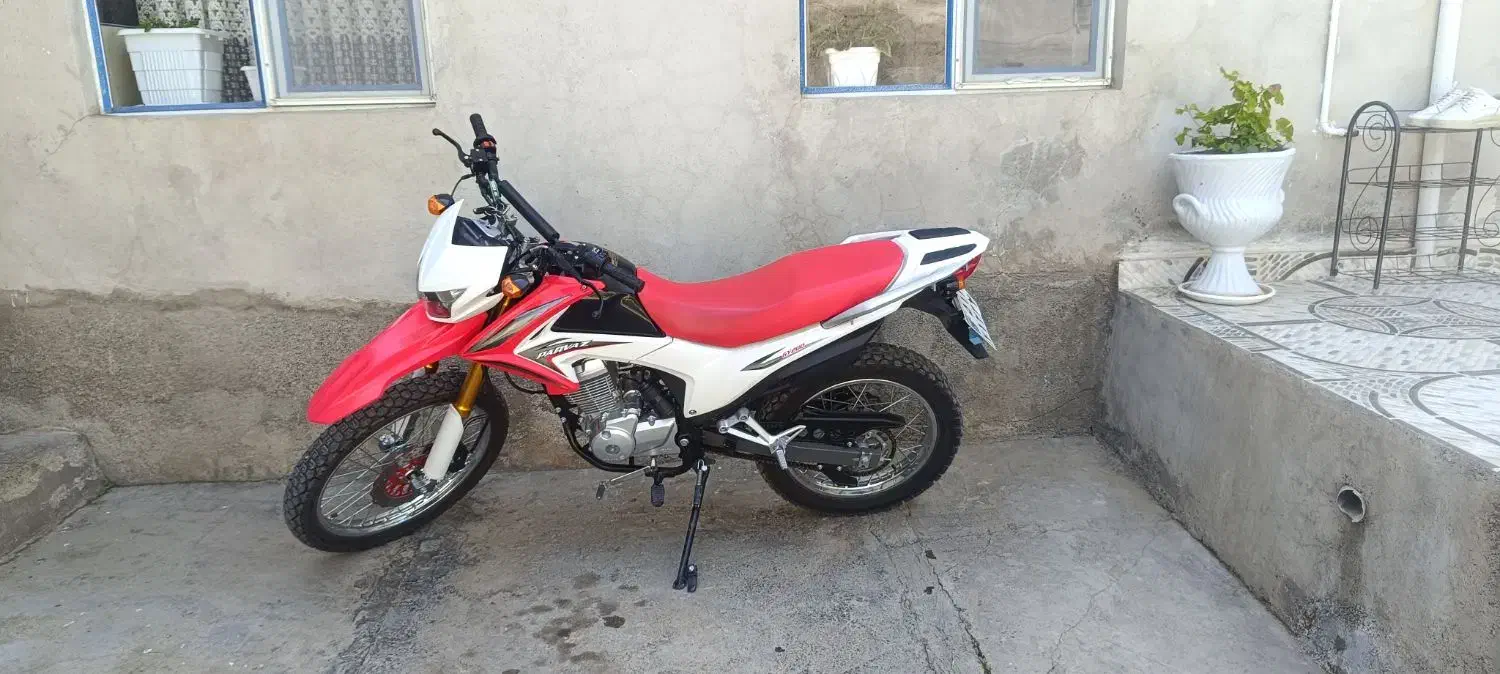 پرواز|موتورسیکلت|کنگاور, |دیوار