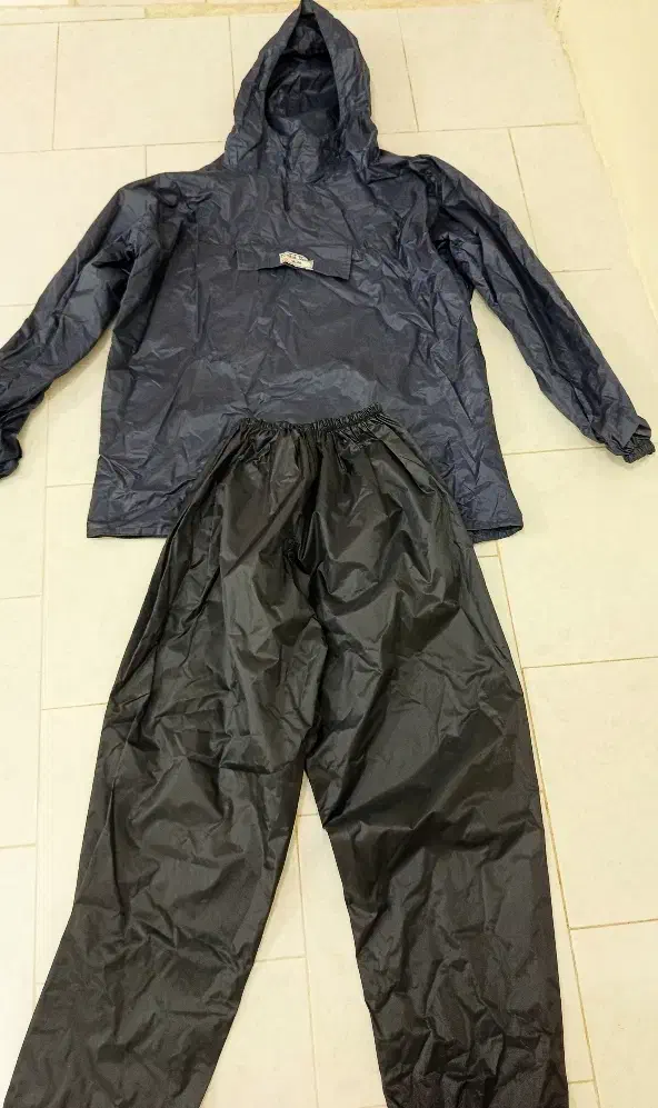 بادگیر شلوار مردانه|لباس|بندر انزلی, آخرخط|دیوار