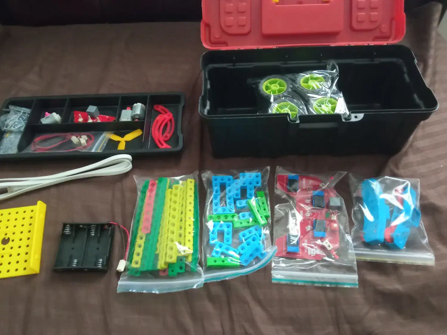 پک رباتیک|اسباببازی|پرند, فاز ۴|دیوار