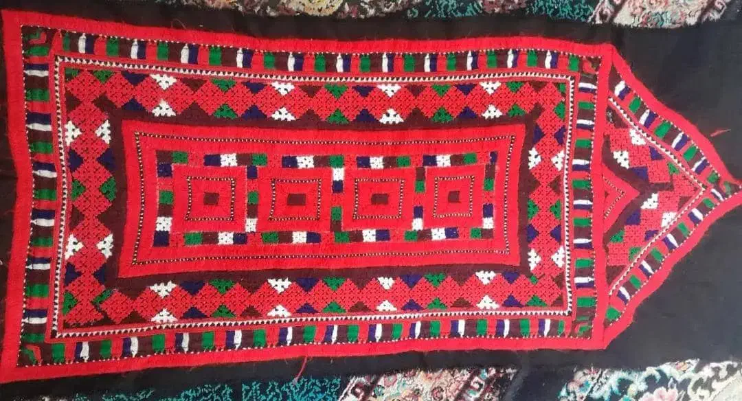 لباس پلیواری|لباس|خاش, |دیوار