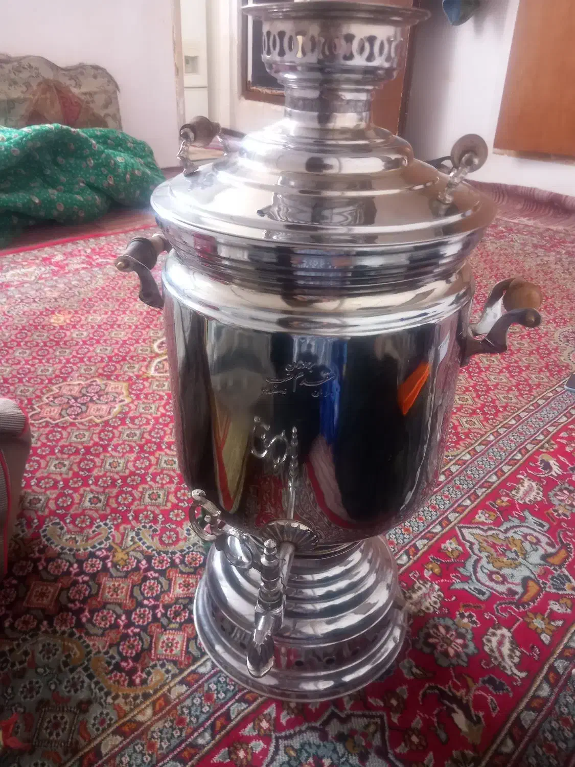 سماور بزرگ|سماور، چایساز، قهوهساز|کبودرآهنگ, |دیوار