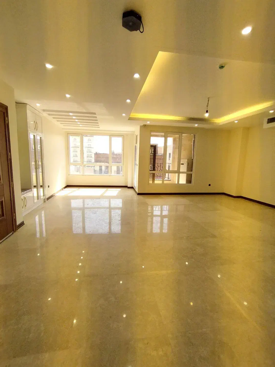 ۱۳۰ متر/۲خواب/۲پارکینگ