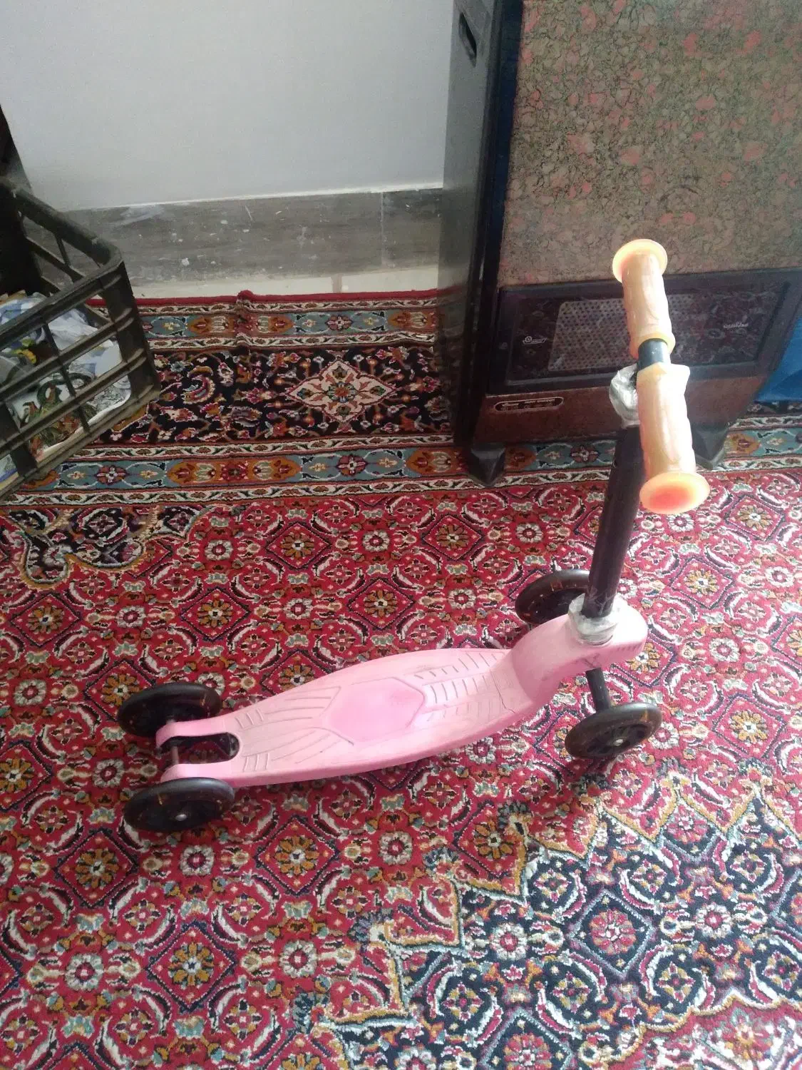 تعدادی لوازم بچه و ...جهت فروش|اسباب و اثاث بچه|کرمان, |دیوار