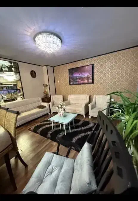 اجاره اپارتمان لوکس با پارکینگ اختصاصی شهرک گلها|اجارهٔ آپارتمان|هشتگرد, شهرک گلها|دیوار