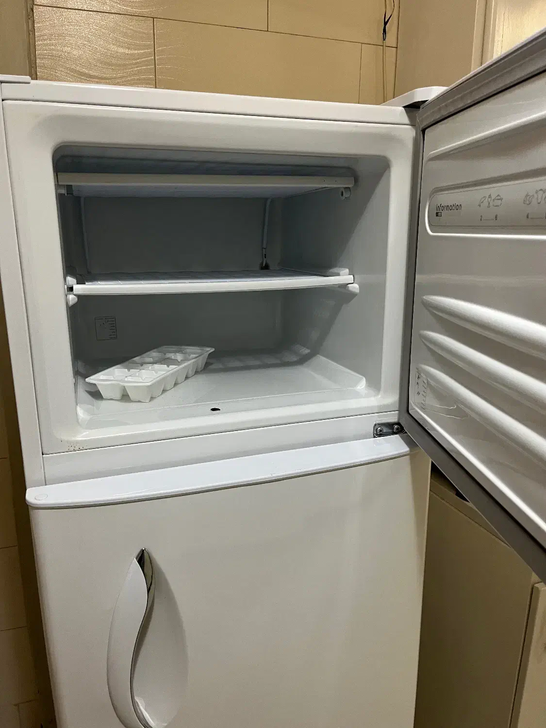 یخچال فریزر امرسان ۱۴ فوتی فقط و فقط ۱۴۸۰۰|یخچال و فریزر|شهرکرد, |دیوار