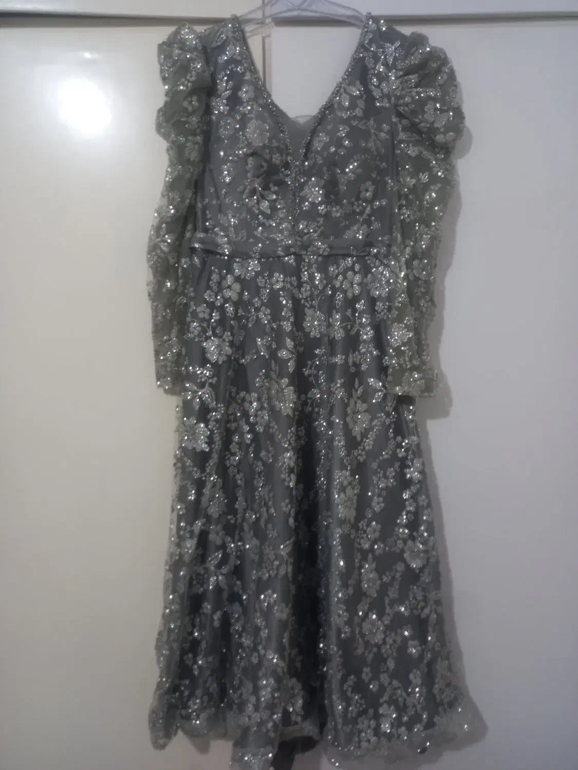 لباس مجلسی|لباس|رباطکریم, الارد|دیوار